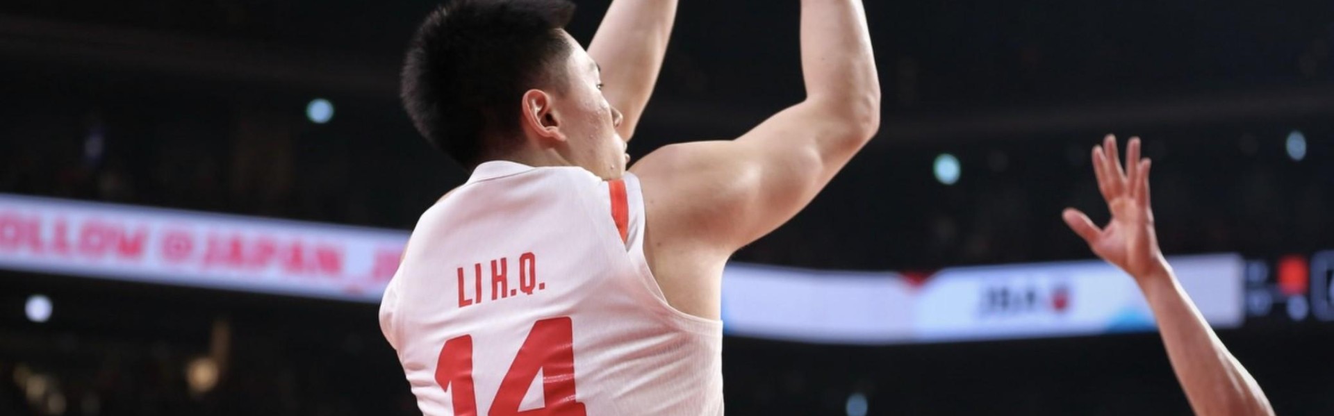 九游体育平台-奶爸超绝表现，李弘权投篮6中3得9分10板，正负值全队最高+21