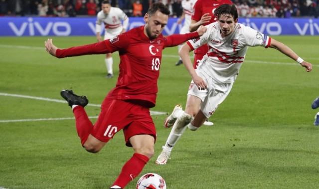 九游体育平台-恰尔汗奥卢：很高兴让土耳其感到快乐，24年后重回世界杯令我自豪